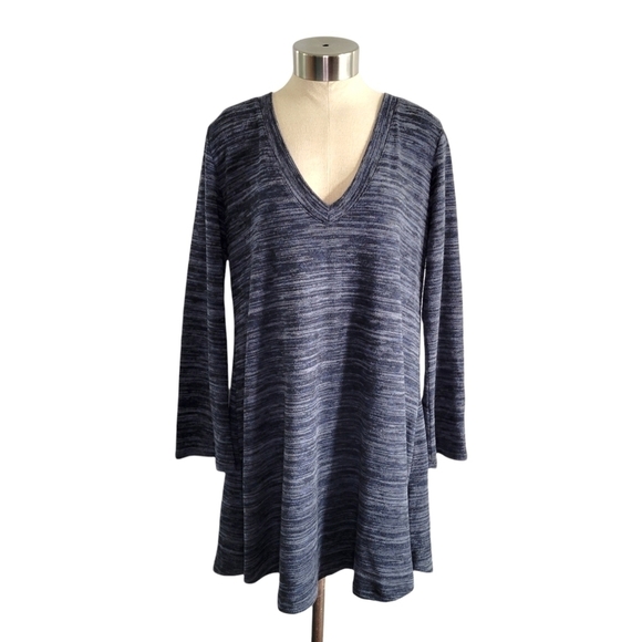 Abbeline Dresses & Skirts - Abbeline blue spacedye v-neck long sleeve shift dress/tunic top- women's size S